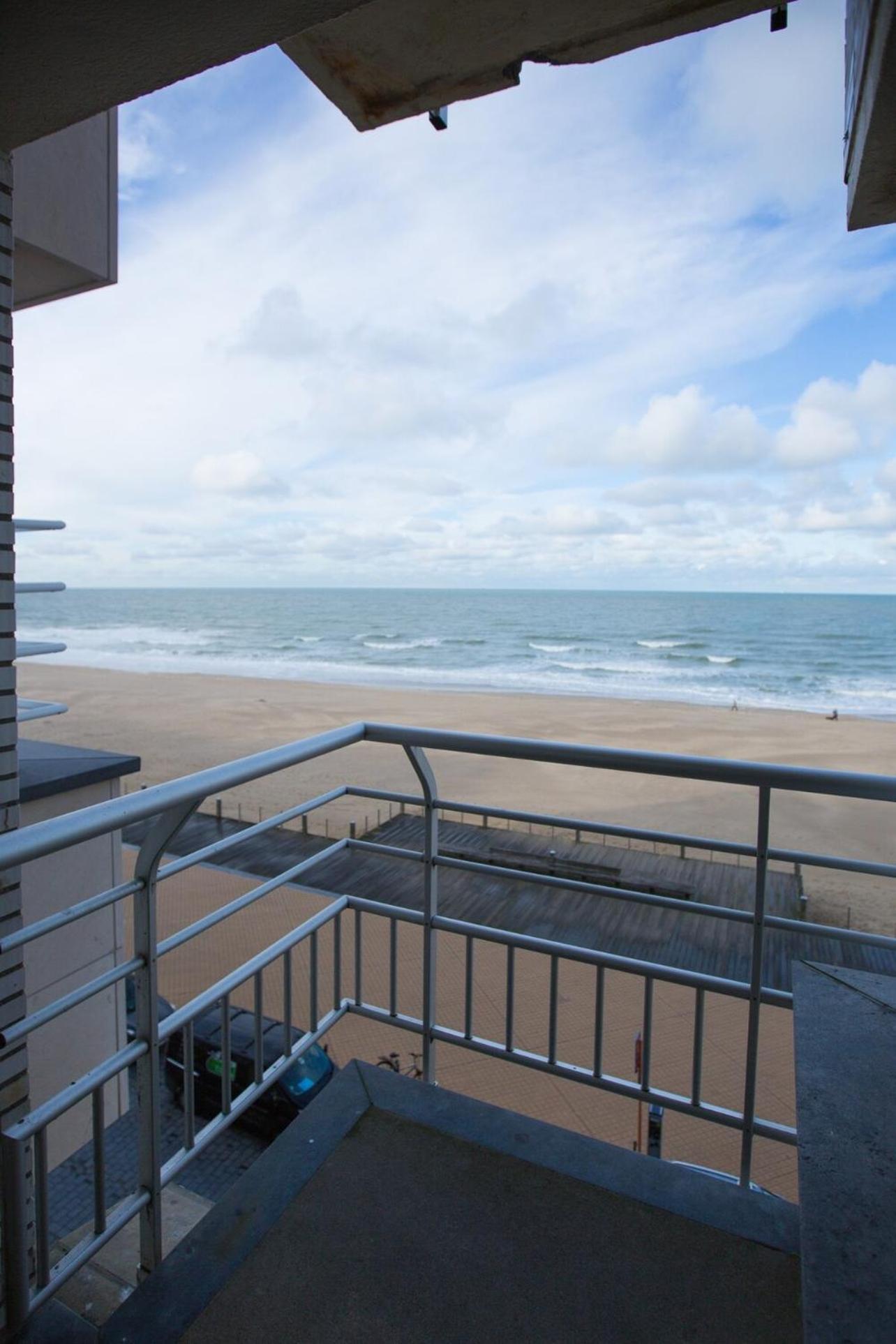 Bright Apartment With Sea View 오스텐드 외부 사진